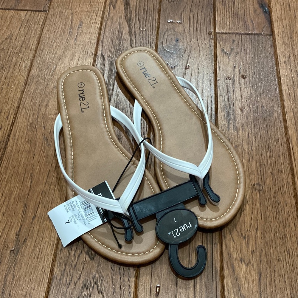 Rue 21 new with tags flip flops